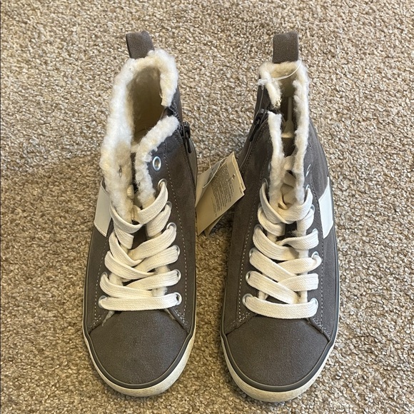 NWT GAP Kids Charcoal and Cream High-Top Sneakers SZ 12T - Picture 3 of 5